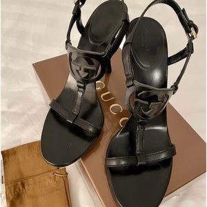 Black Leather Gucci Sandals Size 38.5